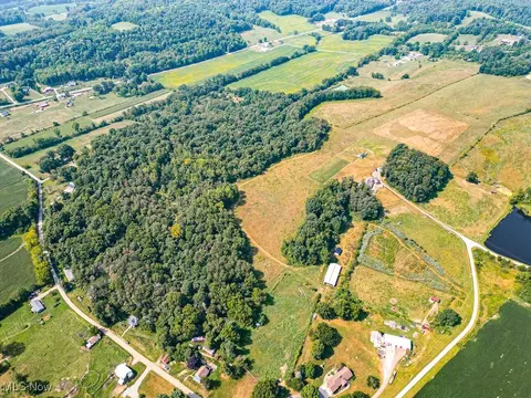 Northknoll Avenue Sw, Beach City, OH 44608