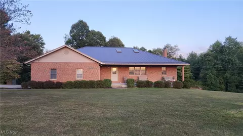 22552 Tr 304, Coshocton, OH 43812