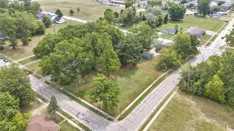 1933 West 22nd Street, Lorain, OH 44052