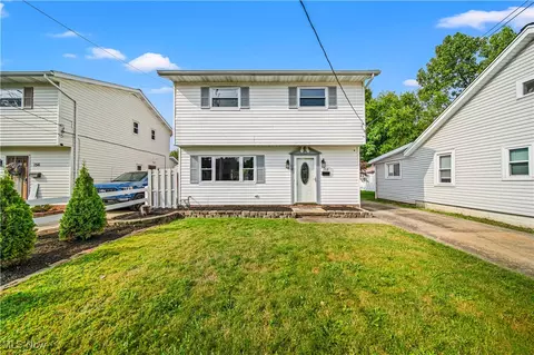 154 Plymouth Rd, Eastlake, OH 44095