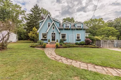 5565 Mckenzie Rd, North Olmsted, OH 44070