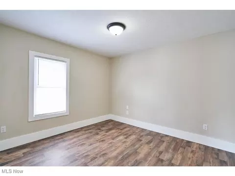 688 Dayton St, Akron, OH 44310 photo 13