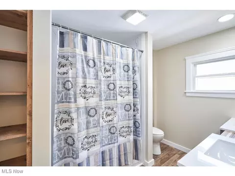688 Dayton St, Akron, OH 44310 photo 21