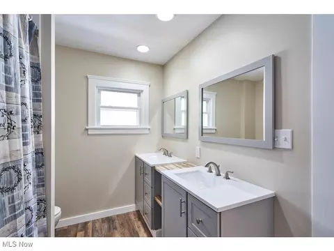 688 Dayton St, Akron, OH 44310 photo 19