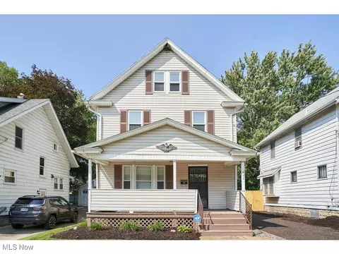 688 Dayton St, Akron, OH 44310 photo 2
