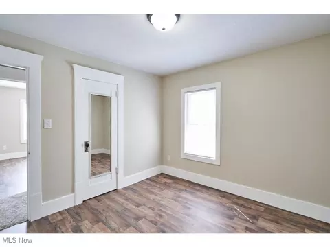 688 Dayton St, Akron, OH 44310 photo 14
