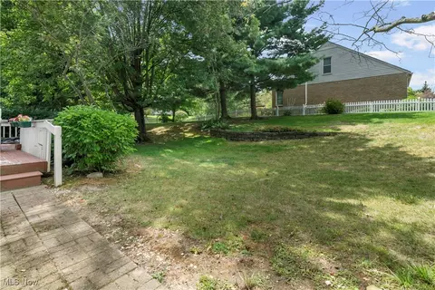 Exterior - 5615 Beverly Ave NE, Canton, OH 44721 photo 6 of 6