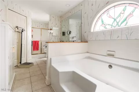 Bath - 5615 Beverly Ave NE, Canton, OH 44721 photo 2 of 3