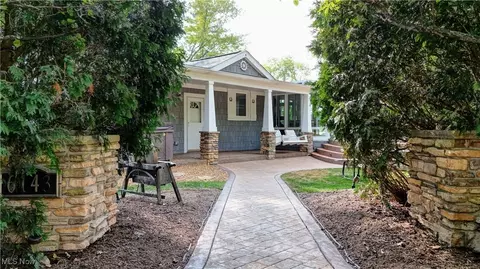 6143 Grant St SW, Sherrodsville, OH 44675