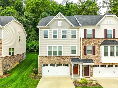 836 Buckeye Dr, Akron, OH 44303
