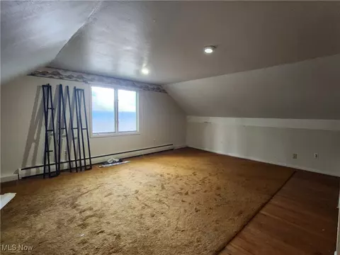 Bedroom - 144 E 265th St, Euclid, OH 44132 photo 8 of 9