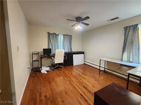 Bedroom - 144 E 265th St, Euclid, OH 44132 photo 5 of 9