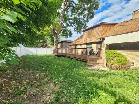 Exterior - 144 E 265th St, Euclid, OH 44132 photo 6 of 7