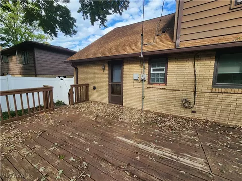 Exterior - 144 E 265th St, Euclid, OH 44132 photo 2 of 7