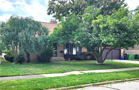 Exterior - 144 E 265th St, Euclid, OH 44132 photo 7 of 7