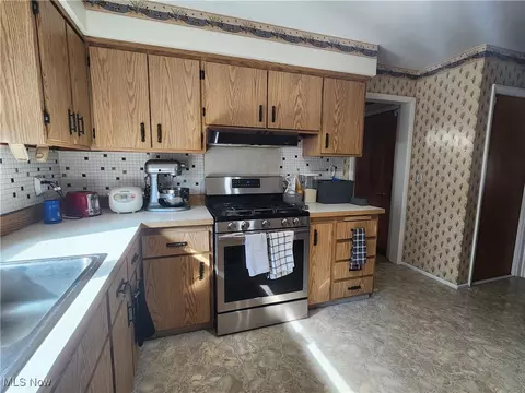 Kitchen - 144 E 265th St, Euclid, OH 44132 photo 3 of 4