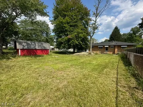 Exterior - 4053 Sabin Dr, Rootstown, OH 44272 photo 5 of 7