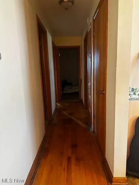 Entry Way - 4053 Sabin Dr, Rootstown, OH 44272 photo 2 of 3