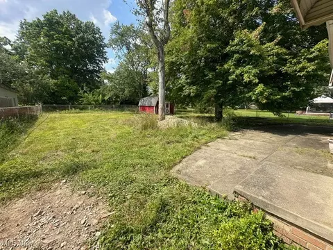Exterior - 4053 Sabin Dr, Rootstown, OH 44272 photo 4 of 7