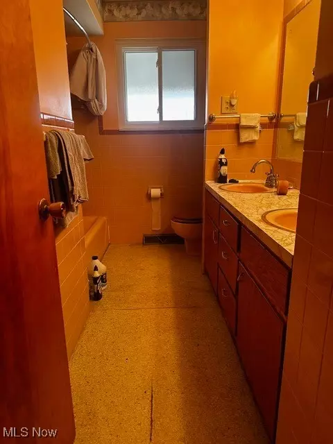 Bath - 4053 Sabin Dr, Rootstown, OH 44272 photo 1 of 1