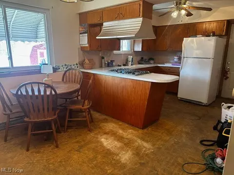 Kitchen - 4053 Sabin Dr, Rootstown, OH 44272 photo 1 of 3