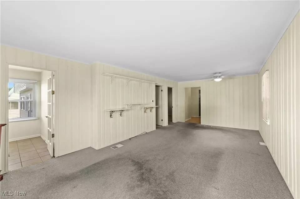 Living - 1007 Westwood Dr, Willoughby, OH 44094 photo 1 of 3