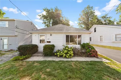 Exterior - 1007 Westwood Dr, Willoughby, OH 44094 photo 1 of 4