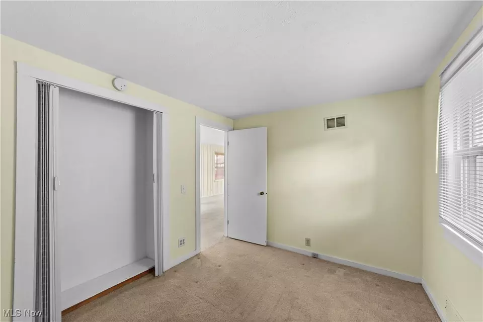 Bedroom - 1007 Westwood Dr, Willoughby, OH 44094 photo 4 of 7