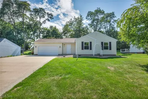 1664 W Idlewood Dr, Twinsburg, OH 44087