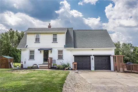 6259 Columbus Rd NE, Louisville, OH 44641