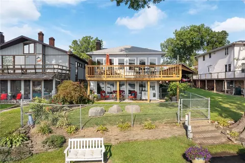 4809 Sandra Ave, New Franklin, OH 44319