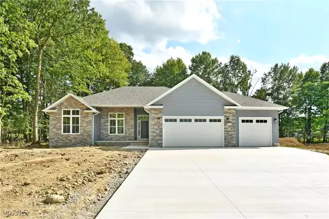 1240 Skyline Ln, Warren, OH 44484