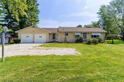 886 State Route 7, Brookfield, OH 44403