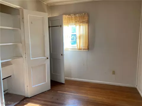 Bedroom - 370 Roosevelt Ave, Elyria, OH 44035 photo 6 of 9