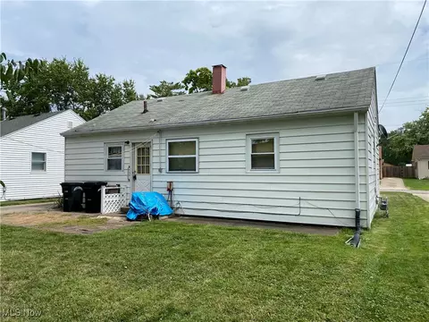 Exterior - 370 Roosevelt Ave, Elyria, OH 44035 photo 8 of 8