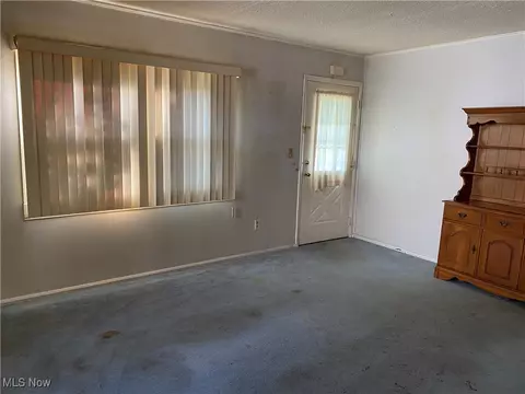 Living - 370 Roosevelt Ave, Elyria, OH 44035 photo 3 of 5