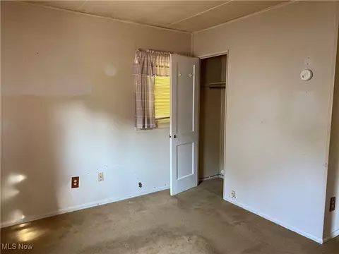 Bedroom - 370 Roosevelt Ave, Elyria, OH 44035 photo 3 of 9