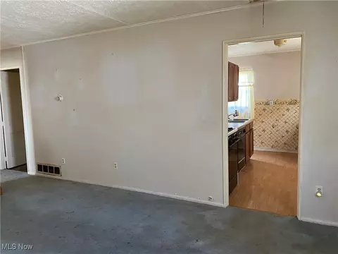 Living - 370 Roosevelt Ave, Elyria, OH 44035 photo 5 of 5