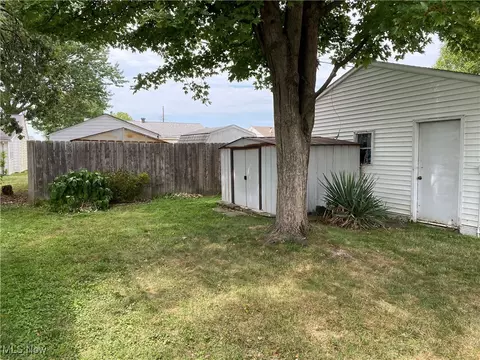 Exterior - 370 Roosevelt Ave, Elyria, OH 44035 photo 7 of 8