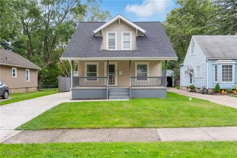 136 Berwyck Dr, Akron, OH 44312