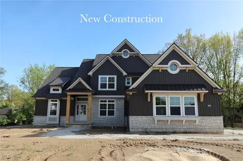 4392 Palomar Ln, Westlake, OH 44145