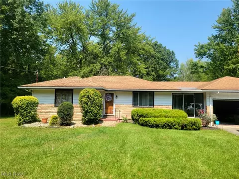 6479 Lincoln Ave, Hubbard, OH 44425