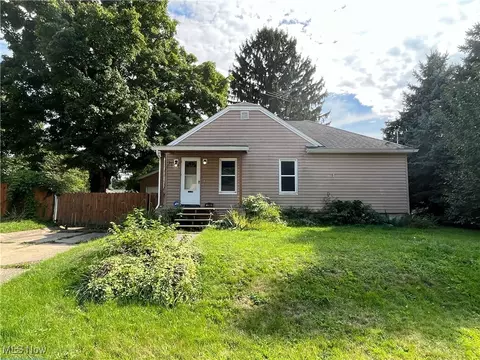 2782 Linwood Rd, Akron, OH 44312