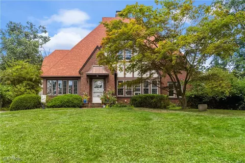 524 Tod Ln, Youngstown, OH 44504
