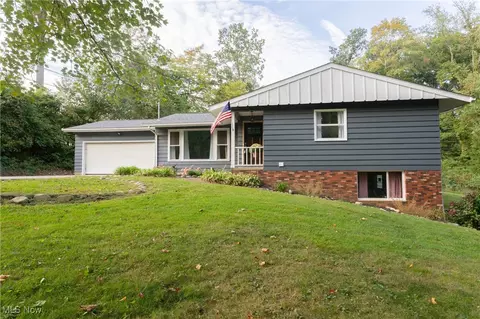 1959 Kim Dr, Akron, OH 44312