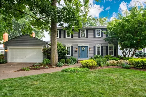 28314 Knickerbocker Rd, Bay Village, OH 44140