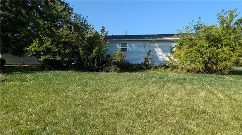 2627 E 40 St, Lorain, OH 44055 photo 4