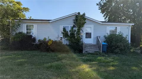 2627 E 40 St, Lorain, OH 44055 photo 3