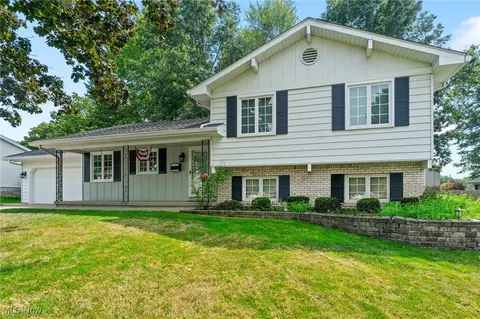 189 Green Garden Dr, Boardman, OH 44512