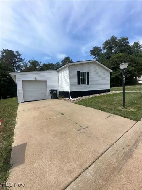 5719 Joleda Dr SW, Canton, OH 44706